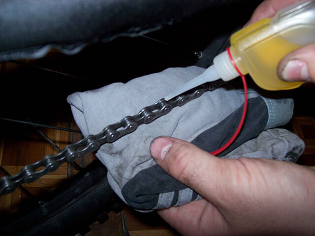 скрипят цепь и переключатель